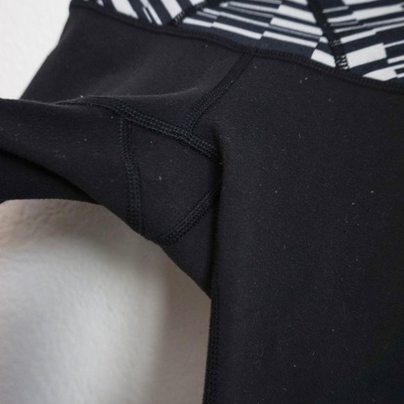 Lululemon Wunder Under black Crop leggings - Picture 2 of 7